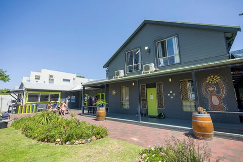 Dunsborough Beachouse YHA Backpackers - Accommodation Brisbane 0