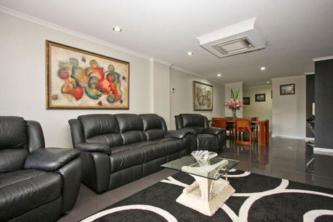 Nautilos On The Harbour - Accommodation Brisbane 3