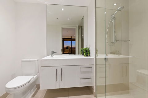 Sanctuary Apartments - Prima Pearl - Accommodation Brisbane 1