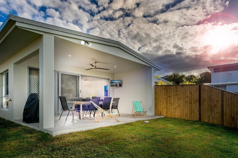 Blue Lagoon Villa B - Accommodation Brisbane 1