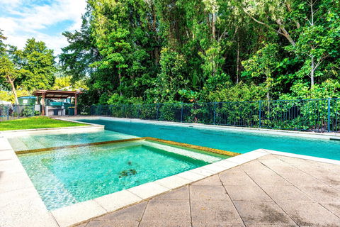 Blue Lagoon Villa B - Accommodation Brisbane 4