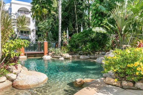 Poolside Apt In Alamanda Beachfront Resort 41 - Accommodation Brisbane 3