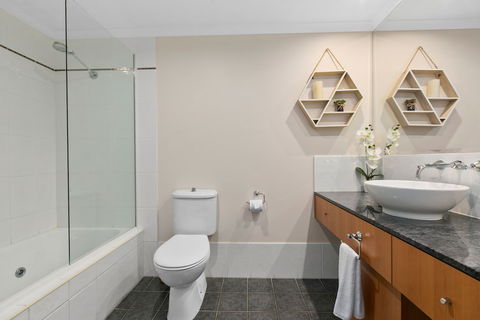 Poolside Apt In Alamanda Beachfront Resort 41 - Accommodation Brisbane 6
