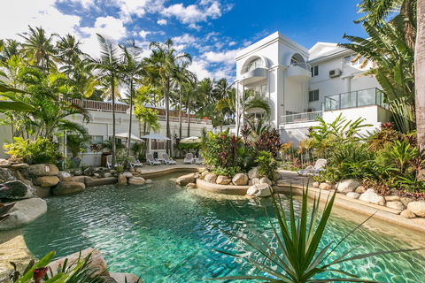 Poolside Apt In Alamanda Beachfront Resort 41 - Accommodation Brisbane 4