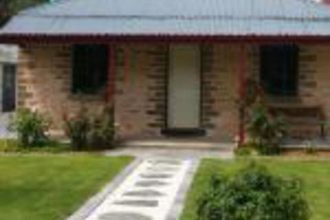 Annabelles Cottage - Accommodation Brisbane 0
