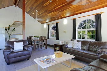 A PERFECT STAY - Clarkes Beach Villa - Accommodation Brisbane 6