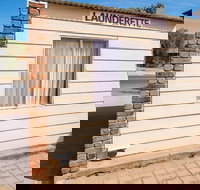 Daydream Motel and Apartments - Accommodation Brisbane