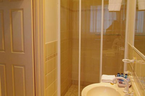 Batemans Bay Manor - Accommodation Brisbane 2