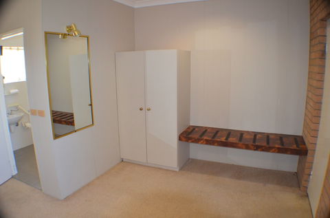 Deer Park Motor Inn - Accommodation Brisbane 6