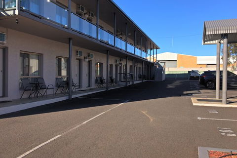 New England Motor Inn - Accommodation Brisbane 4