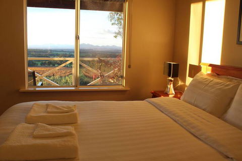 The Sleeping Lady Private Retreat - Accommodation Brisbane 7