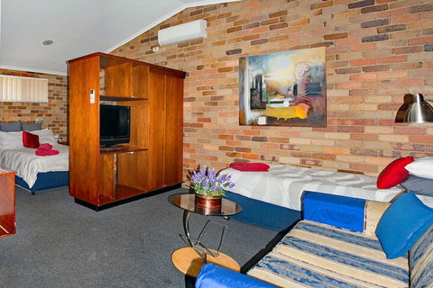 Rest Point Motor Inn - Accommodation Brisbane 4