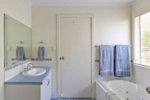 Saltaire Cottages - Accommodation Brisbane 4