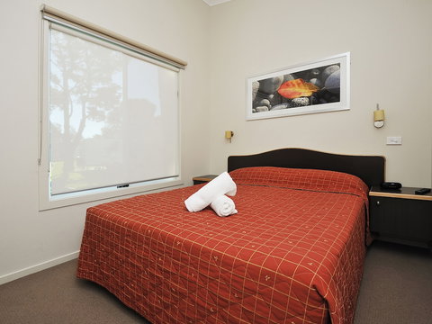 NRMA Eastern Beach Holiday Park - Accommodation Brisbane 3