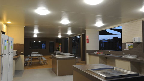 NRMA Eastern Beach Holiday Park - Accommodation Brisbane 6