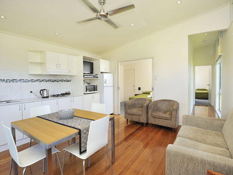 NRMA Eastern Beach Holiday Park - Accommodation Brisbane 5