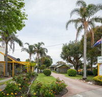 Lazy Acre Log Cabins - Accommodation Brisbane