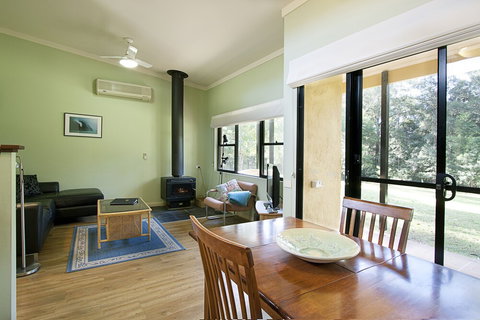 Milton Country Cottages - Accommodation Brisbane 4