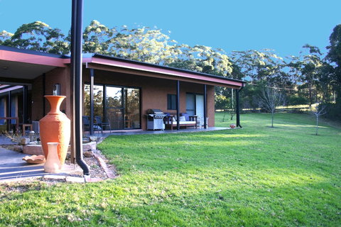 Milton Country Cottages - Accommodation Brisbane 0
