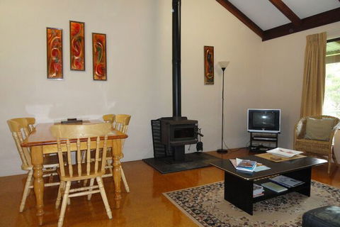 Tinglewood Cabins - Accommodation Brisbane 3