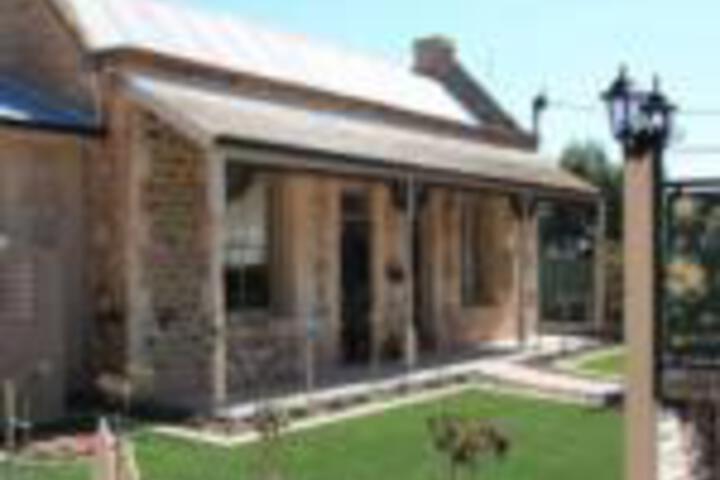 Kooroona SA Accommodation Brisbane