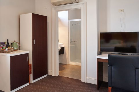 Auldington Hotel - Accommodation Brisbane 5