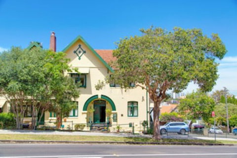 Neutral Bay Lodge - Accommodation Brisbane 0