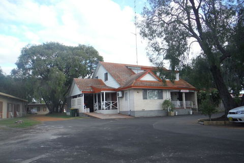 Restawile Motel - Accommodation Brisbane 1