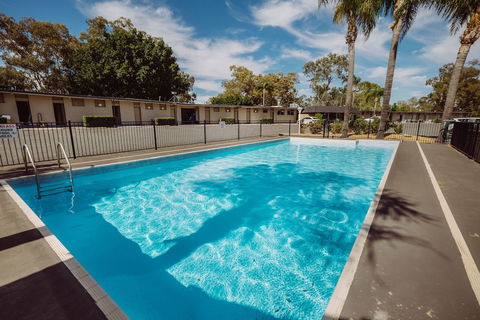 Artesian Spa Motel - Accommodation Brisbane 2