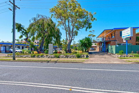 Haven Waters Motel & Apartments - Accommodation Brisbane 1