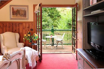 Mary Card's Coach House - Accommodation Brisbane 5