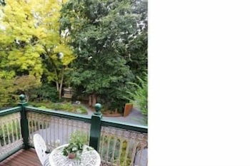 Mary Card's Coach House - Accommodation Brisbane 1