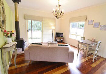 Apple Tree Cottage & Studio - Accommodation Brisbane 6