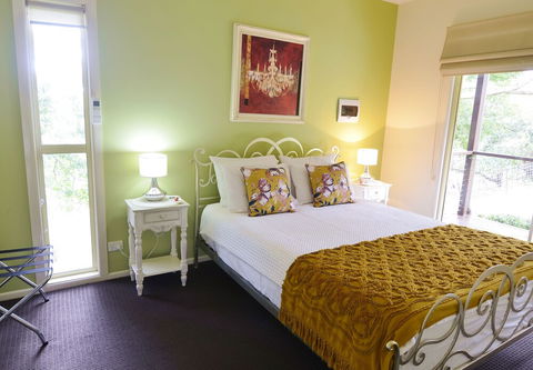 Apple Tree Cottage & Studio - Accommodation Brisbane 3