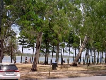 Sylvan Beach Resort - Accommodation Brisbane 0