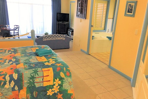 Al Mare Beachfront Retreat - Accommodation Brisbane 3