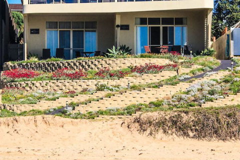 Al Mare Beachfront Retreat - Accommodation Brisbane 1