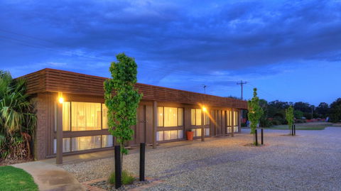 Motel Meneres - Accommodation Brisbane 0