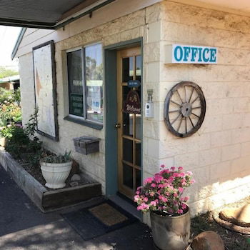 Oasis Motel Peak Hill - Accommodation Brisbane 0