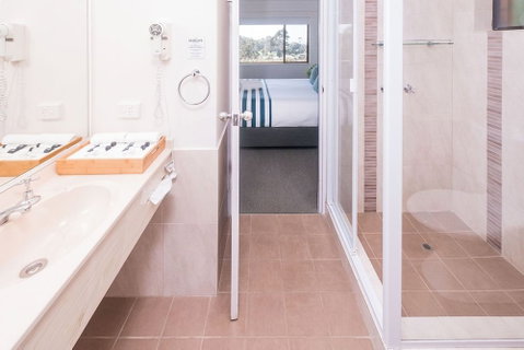Mollymook Seascape Motel & Apartments - Accommodation Brisbane 2