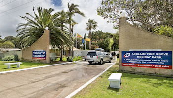 Acclaim Pine Grove Holiday Park - Accommodation Brisbane 4