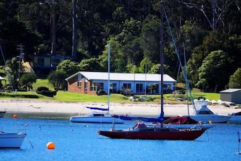 Quarantine Bay Beach Cottages - Accommodation Brisbane 0