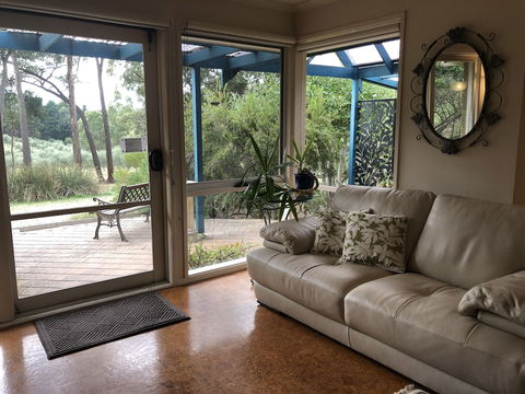 Countryside Connections Spa Cottage - Accommodation Brisbane 6