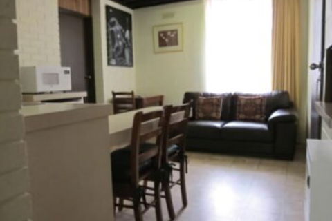 Lakes Waterfront Motel & Holiday Cottages - Accommodation Brisbane 4