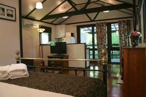 Tudor Cottages Mt Dandenong - Accommodation Brisbane 2