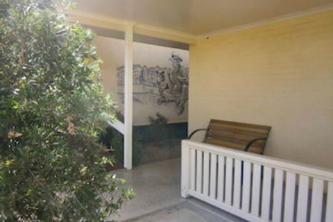 Kellys Motel Oakey - Accommodation Brisbane 0