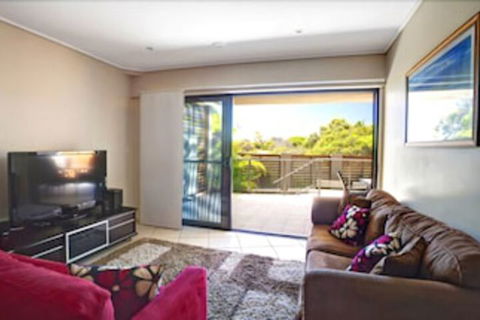 Loka Santi - Accommodation Brisbane 7