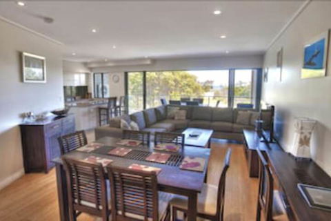 Loka Santi - Accommodation Brisbane 4
