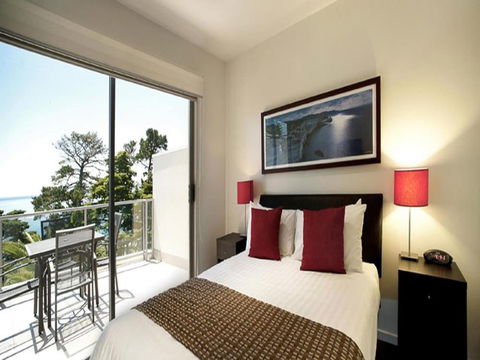 The Waves Apartments - Accommodation Brisbane 0