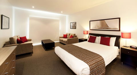 The Waves Apartments - Accommodation Brisbane 1